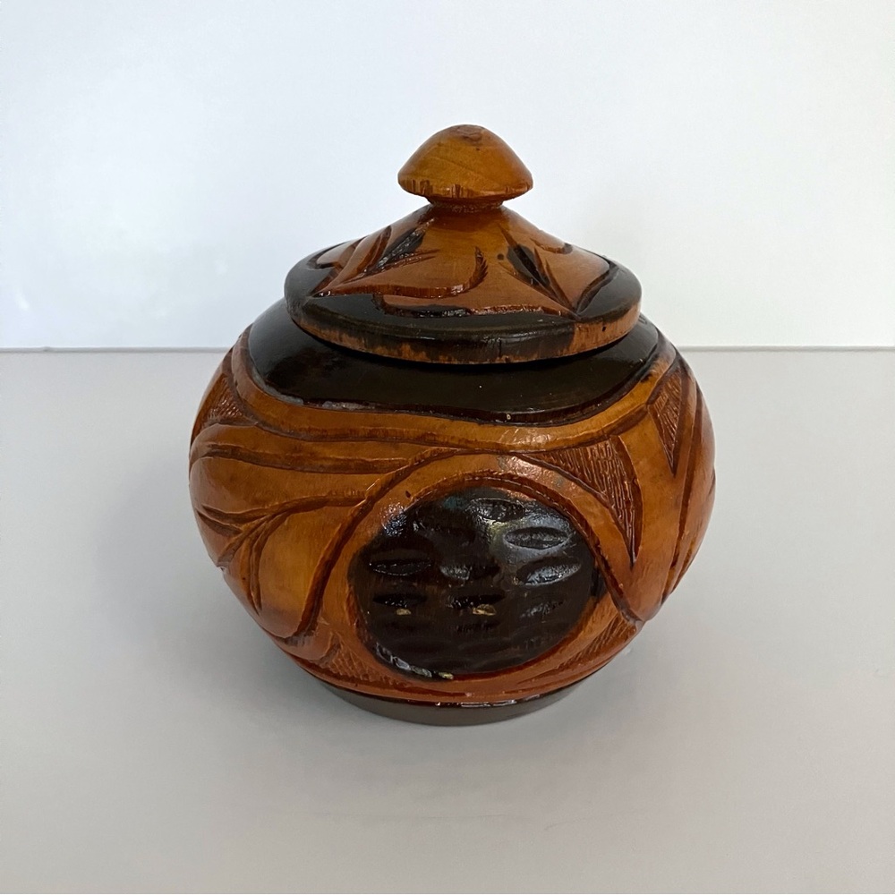 Vintage Wooden hand-carved lidded bowl trinket box jewelry box